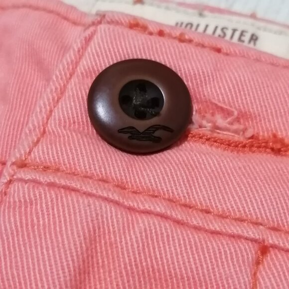 BNWT-- Hollister Classic Fit Shorts in Coral - Picture 2 of 6